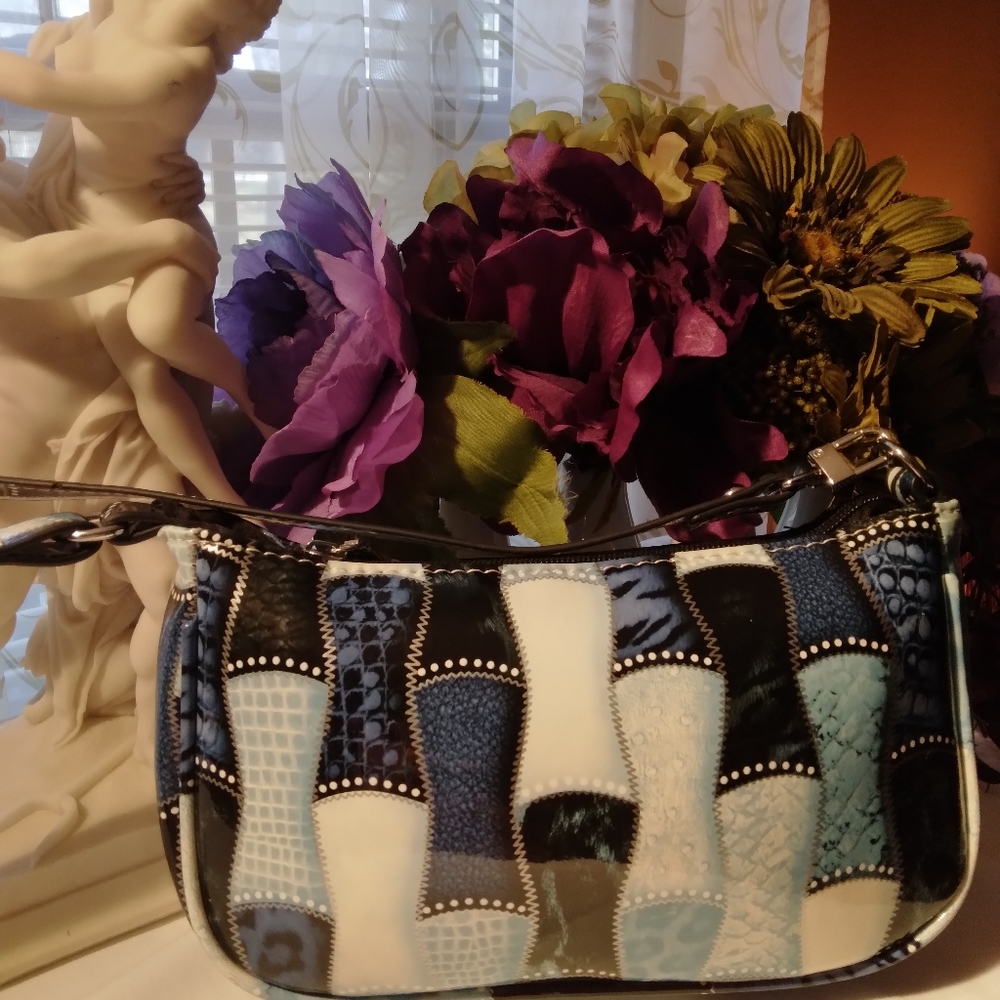 Handbag - Picture 2 of 2